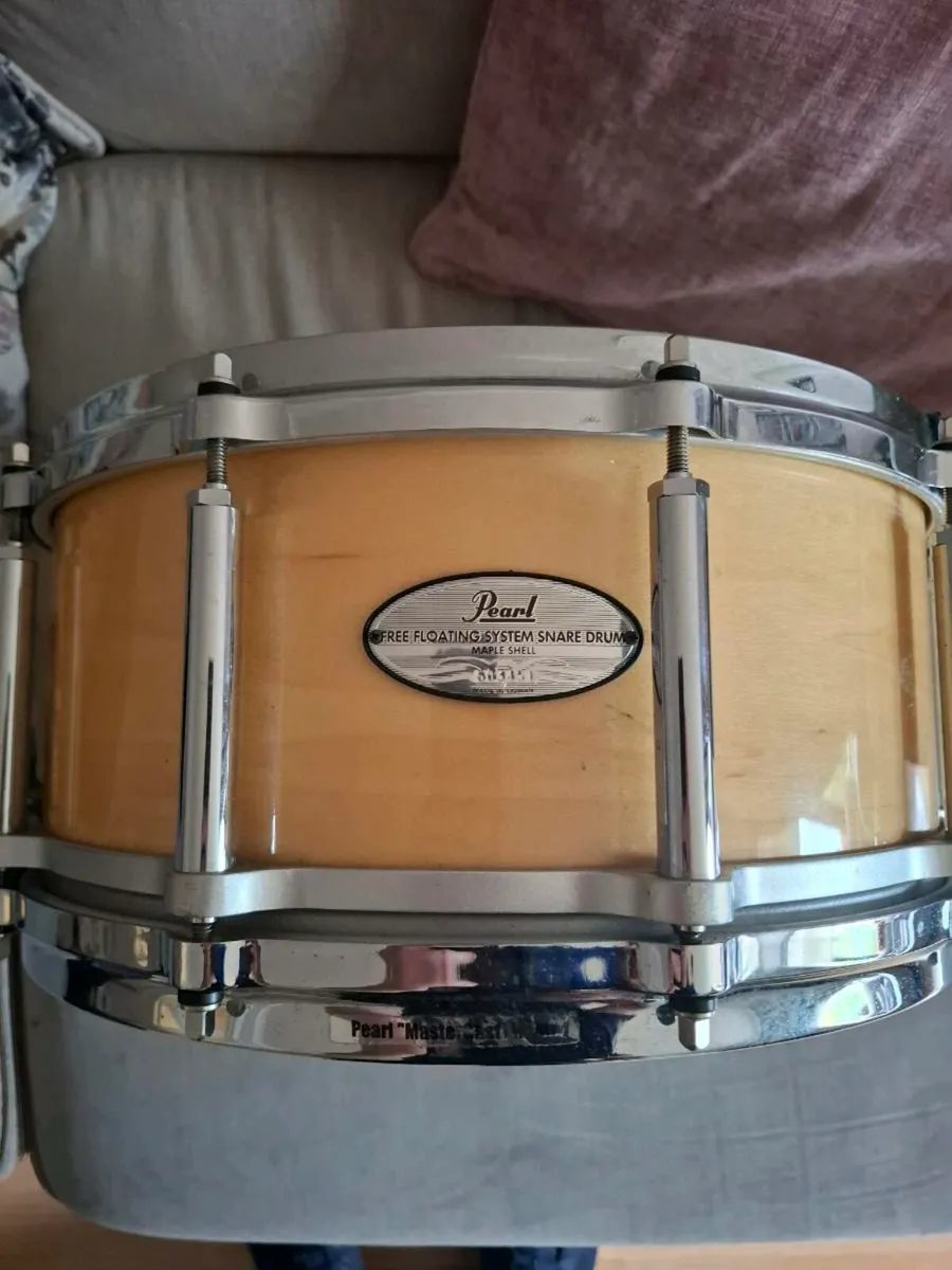 14x6.5 pearl free floating snare drum maple - Image 1