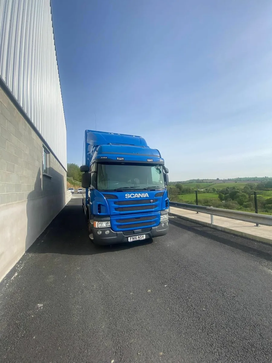 Scania  P250 4X2 BOX RIGID - Image 3