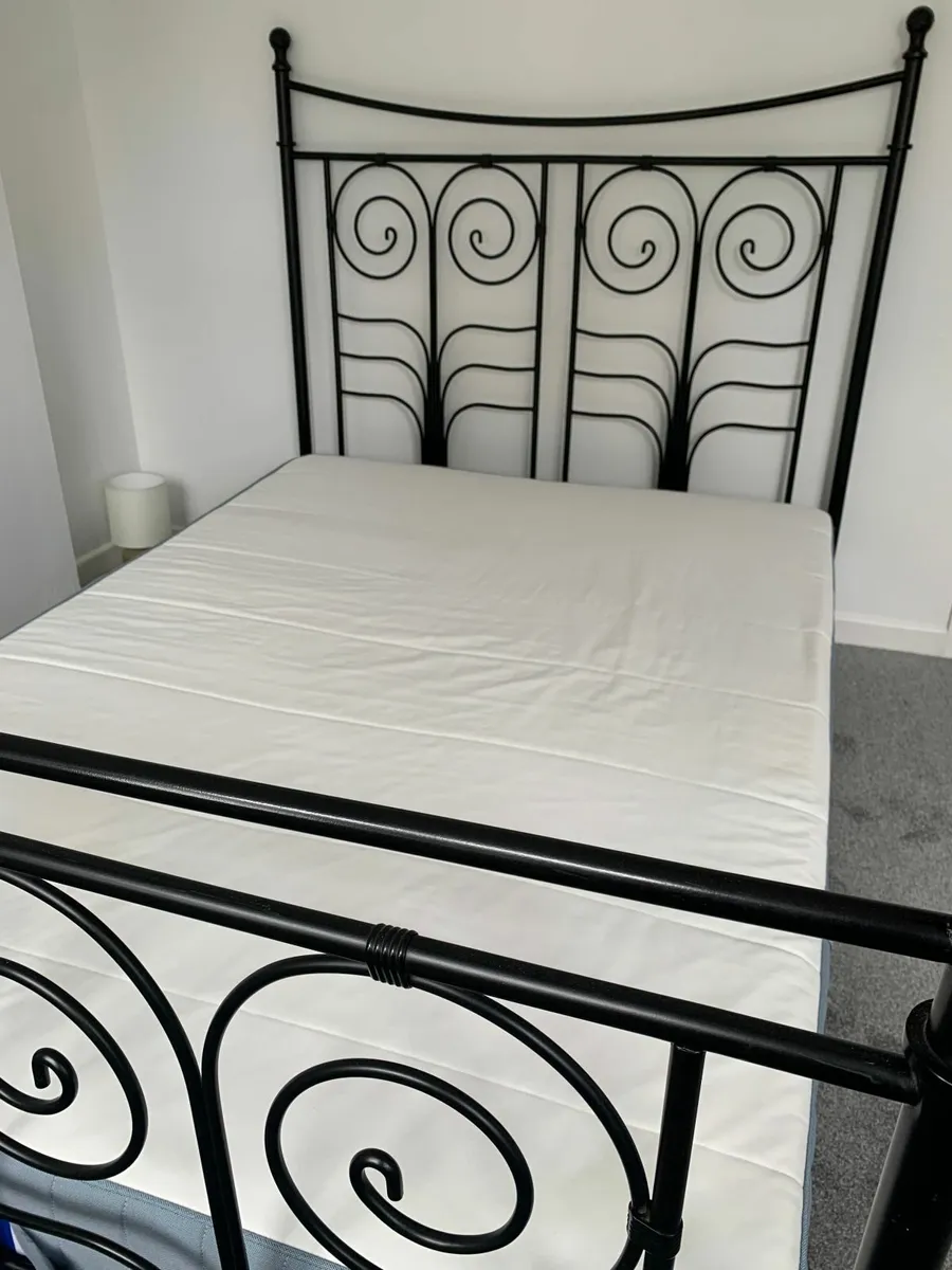 Black metal ornate double bed frame - Image 1