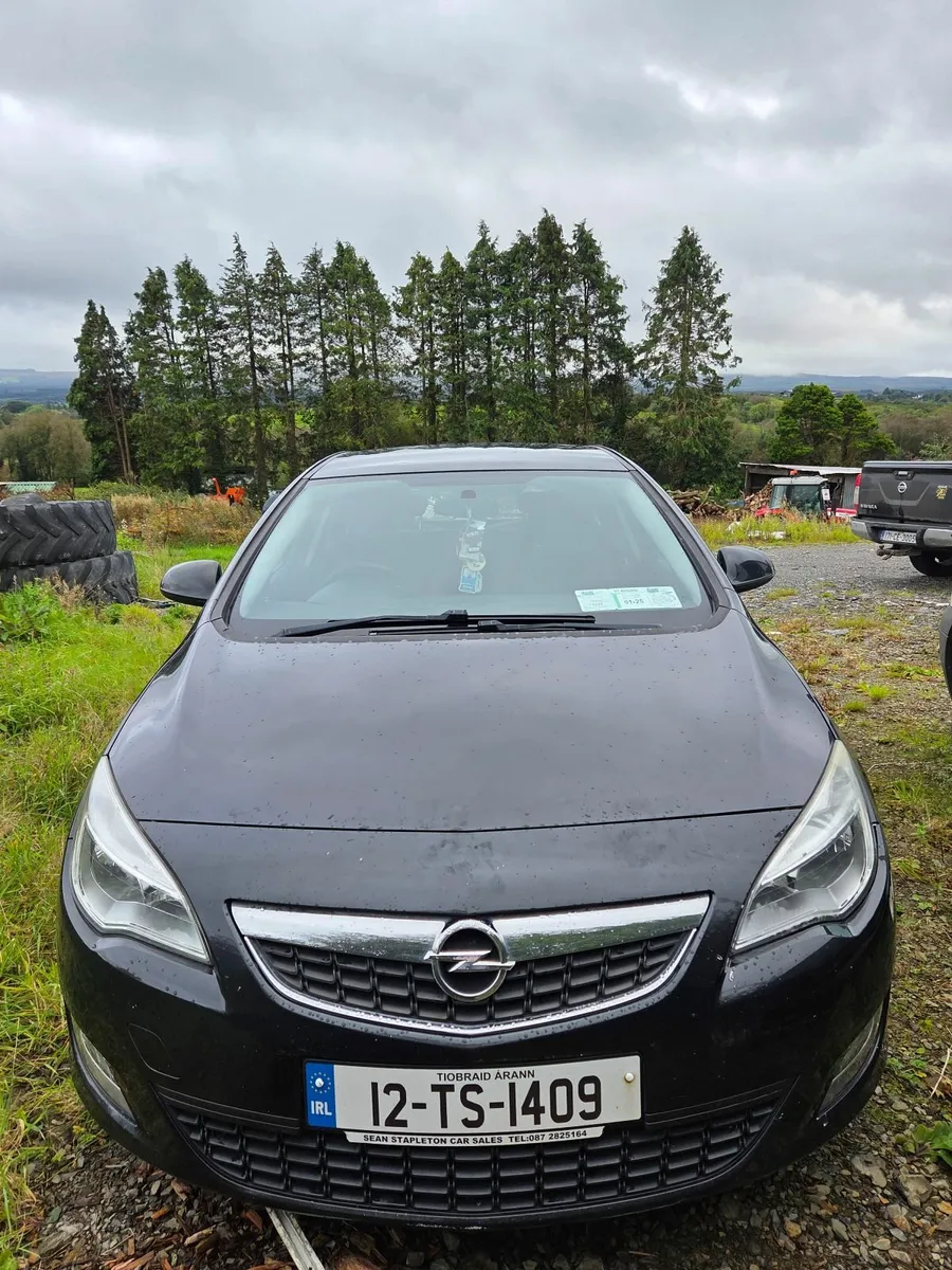 Opel Astra 2012 - Image 1
