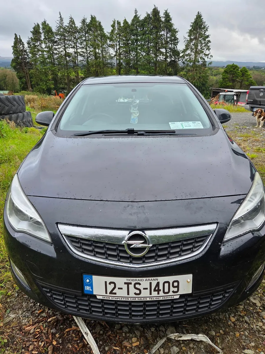 Opel Astra 2012 - Image 2
