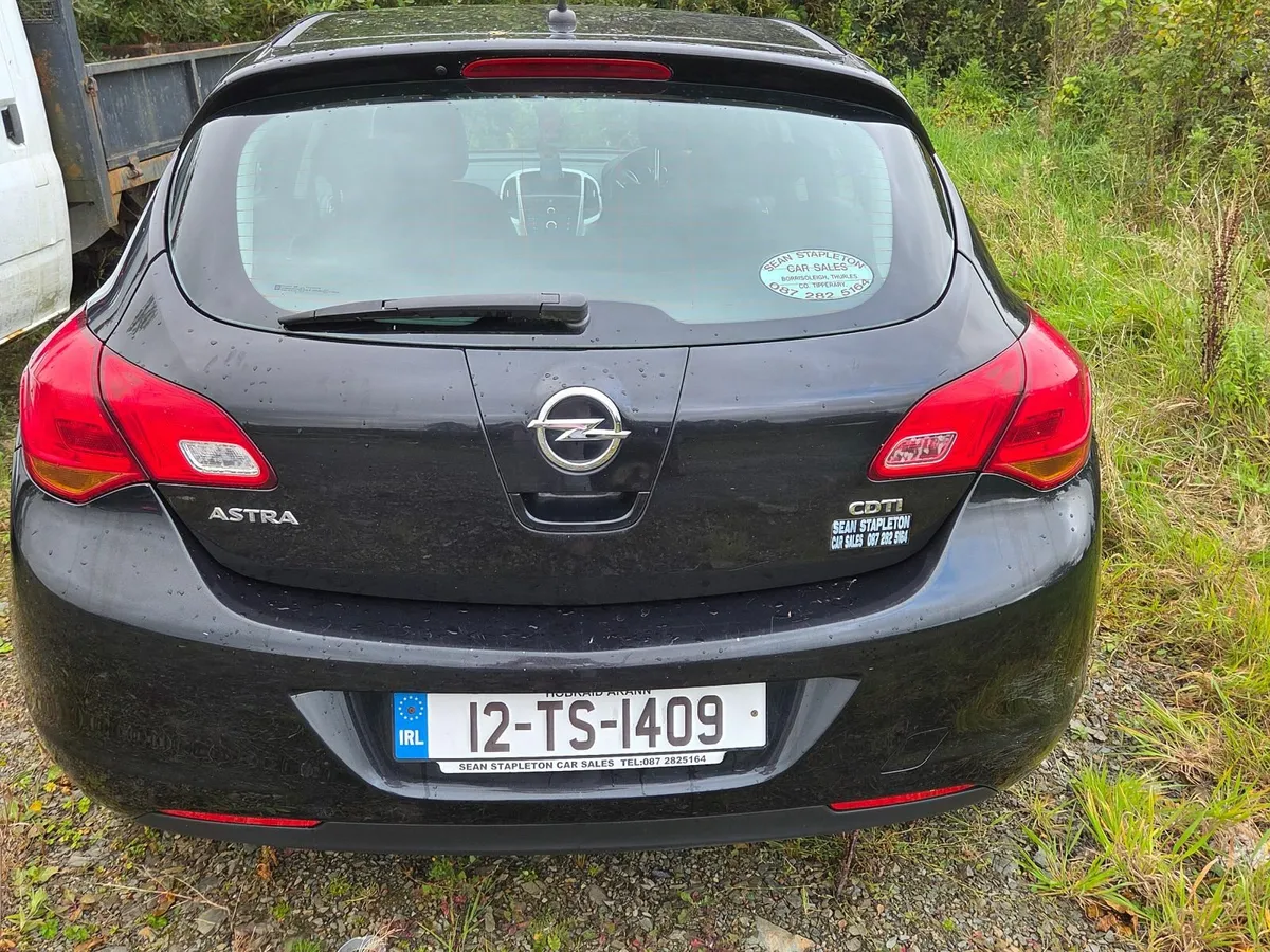 Opel Astra 2012 - Image 4