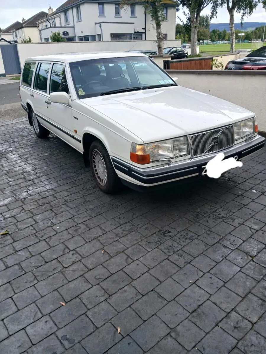 Volvo 760 GLE Estate - Image 1
