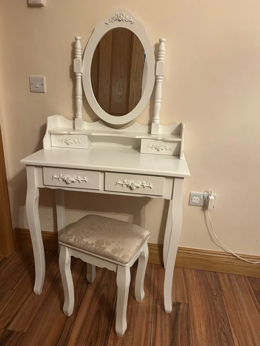 Girls Dressing Table