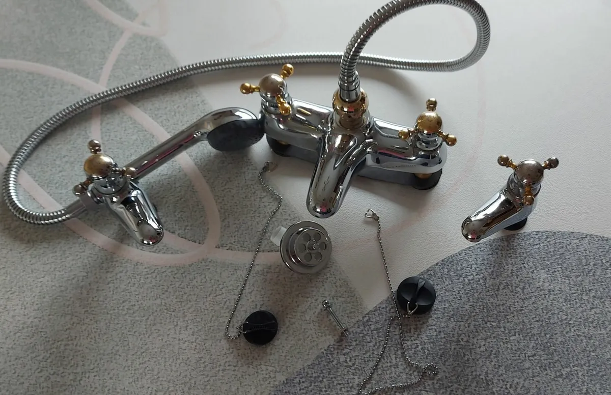 Bathroom taps - Image 4