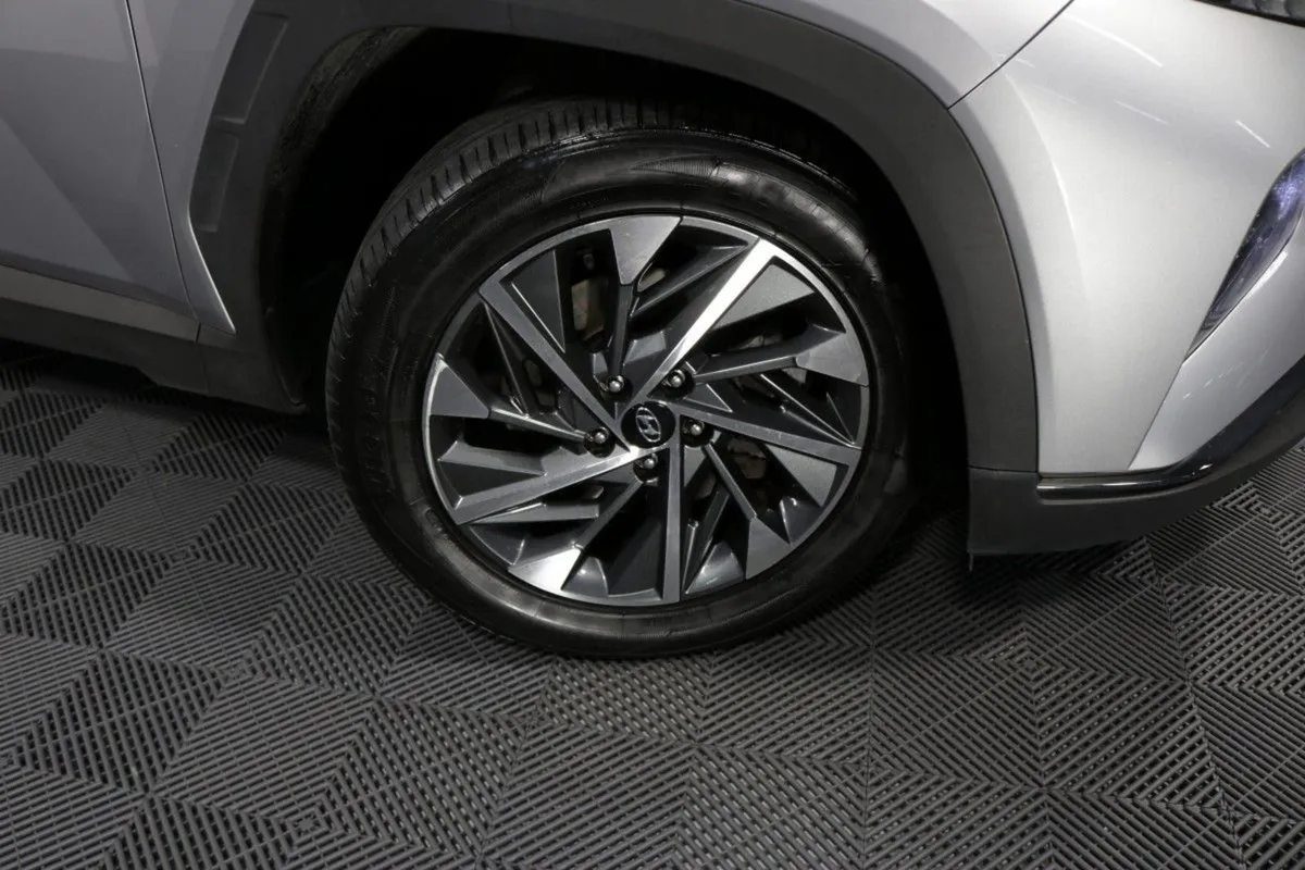 Hyundai Tucson Executive Plus Diesel 1.6l SUV - Image 4