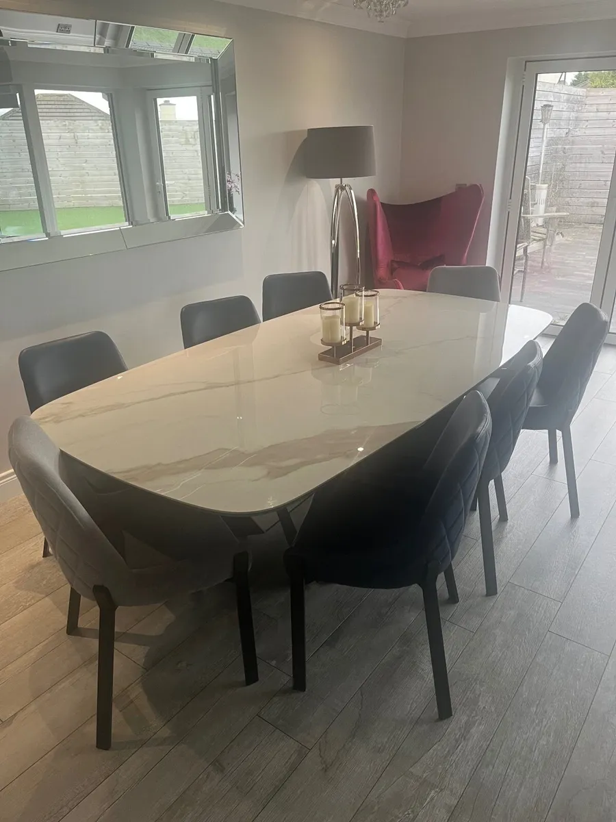Dining table and chairs - Image 2