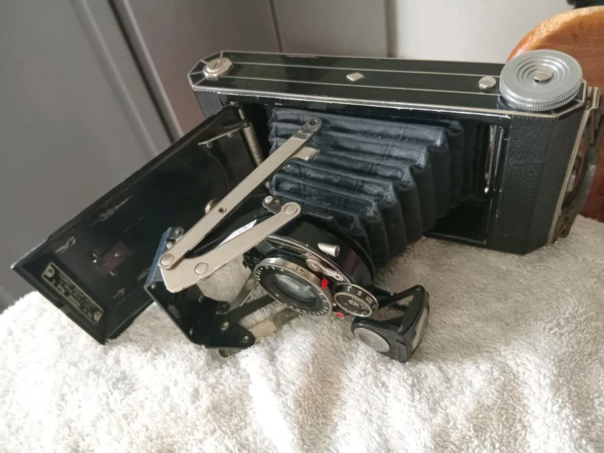 vintage kodak mod c junior six 16 folding camera - Image 1