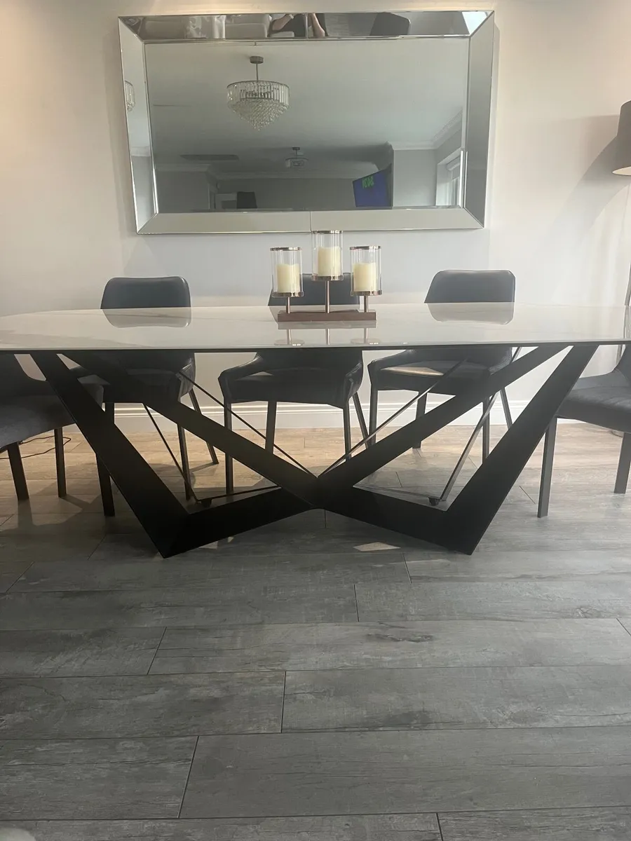 Dining table and chairs - Image 4