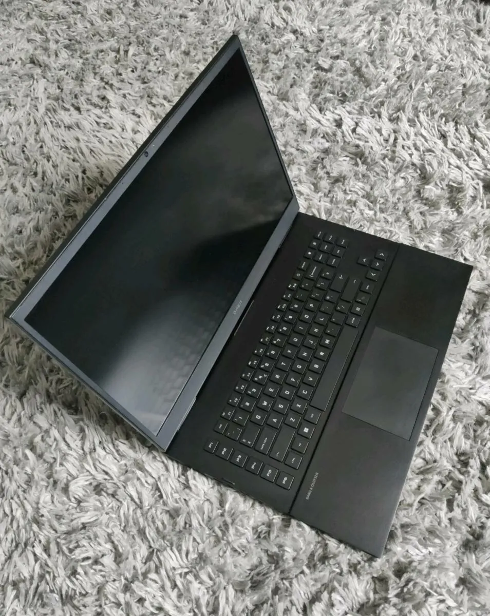 HP OMEN 17– i7-12700H / RTX 3060 / 17.3″ - Image 1