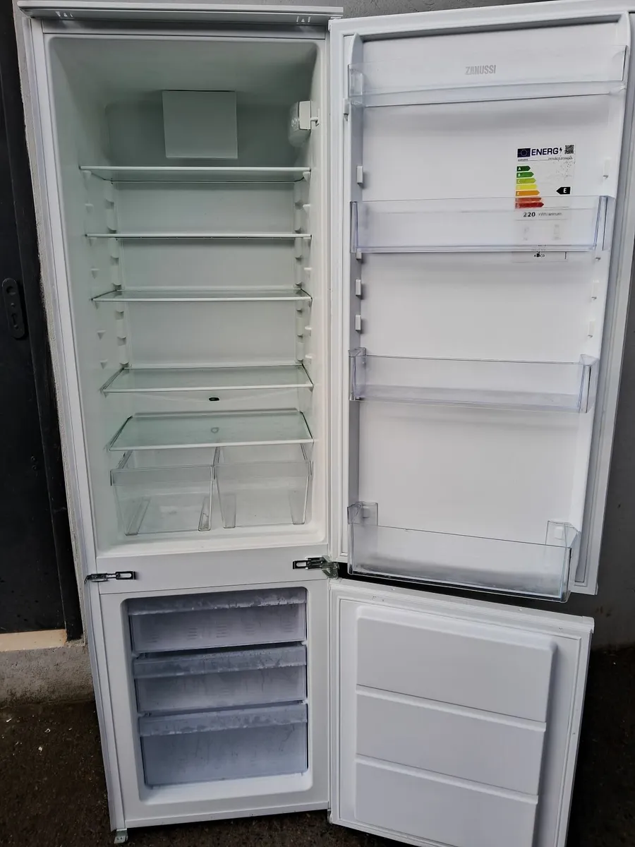 6 MOUNTH OLD INTEGRETED FRIDGE AND FREEZER - Image 2