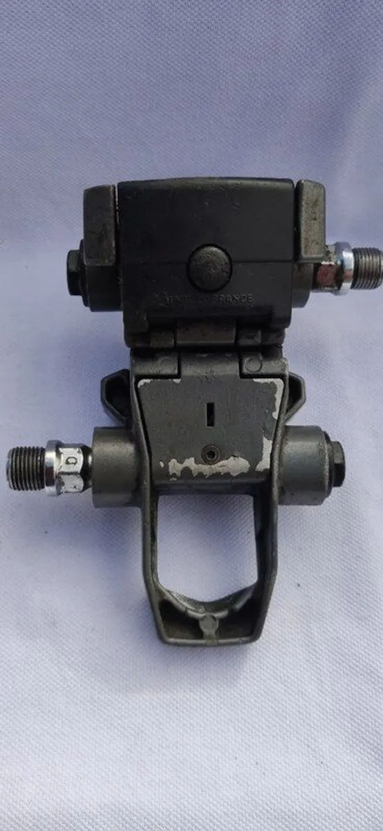 French clipless pedals - Image 1