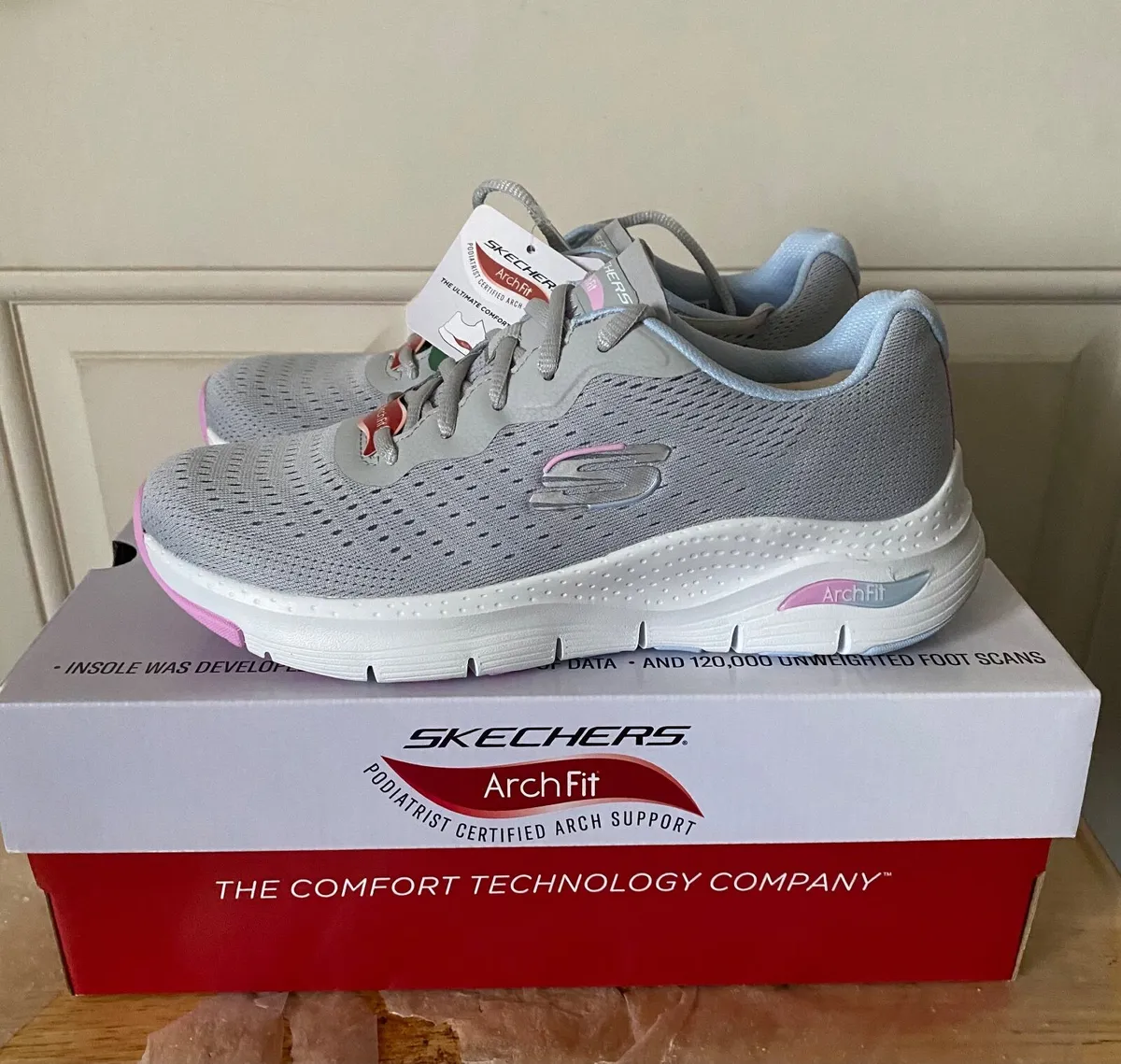 NEW Skechers arch fit - Image 1