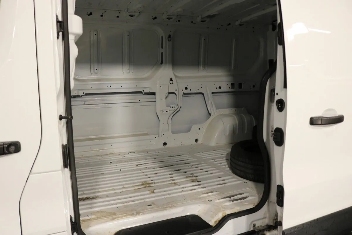 Nissan Primastar L2h1 130 SV Commercial VAN - Pri - Image 4