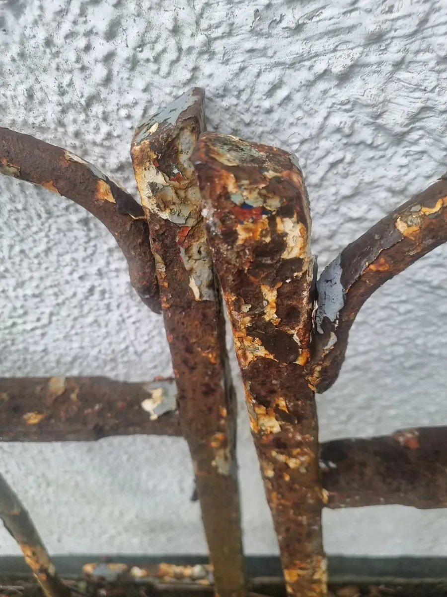 Antique 10ft gates - Image 3