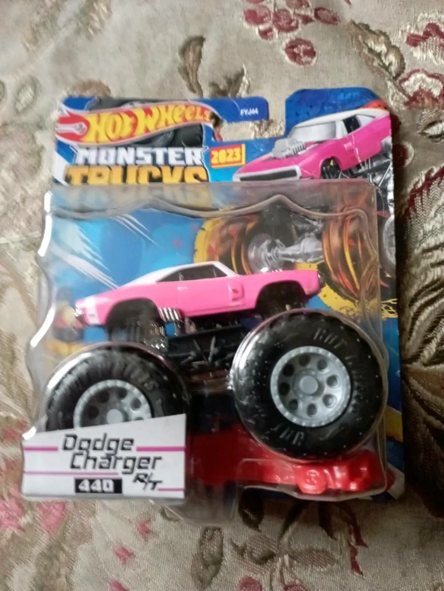 HOT WHEELS MOSTER TRUCK & BARIE  CAMPER TRUCK €20E - Image 2