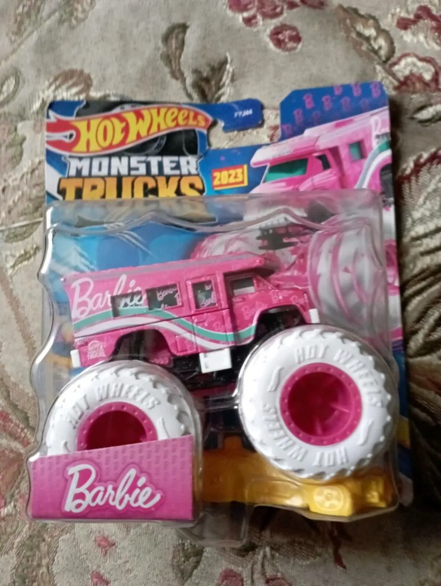 HOT WHEELS MOSTER TRUCK & BARIE  CAMPER TRUCK €20E - Image 3