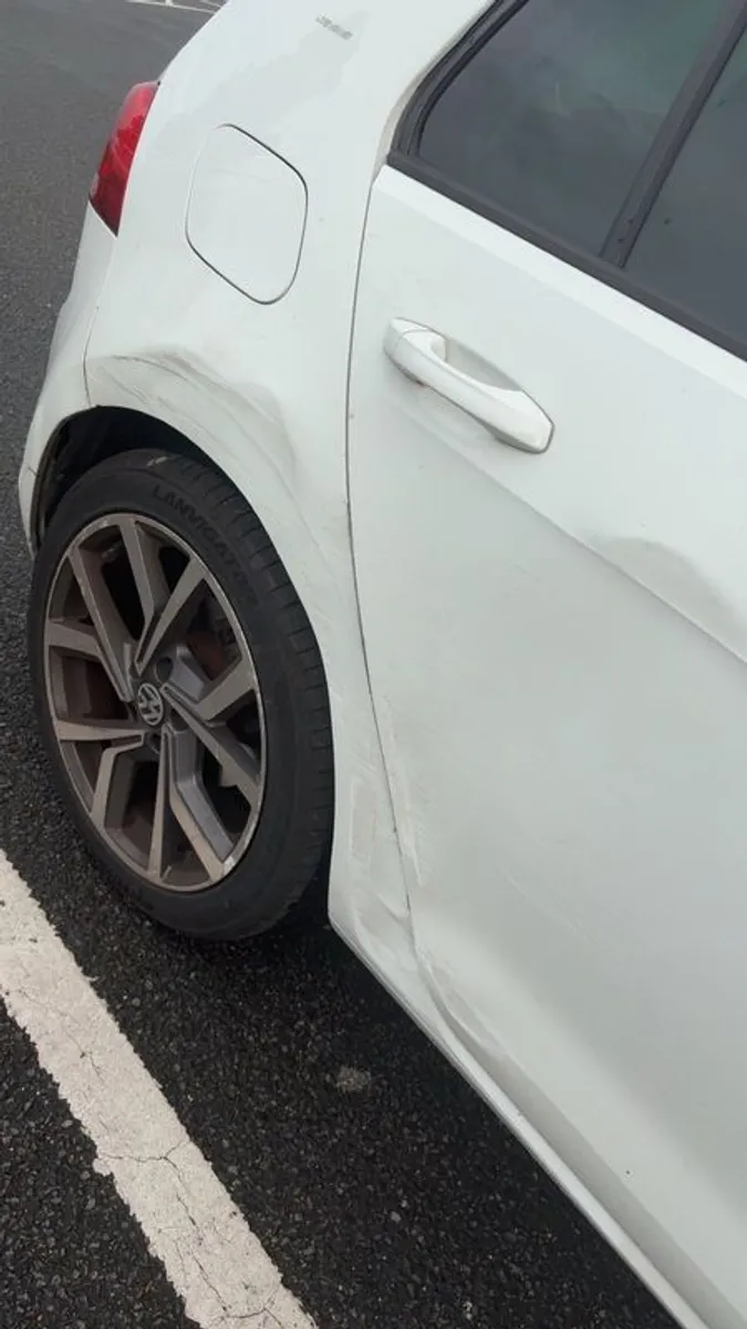 2013 Volkswagen Golf - Image 4