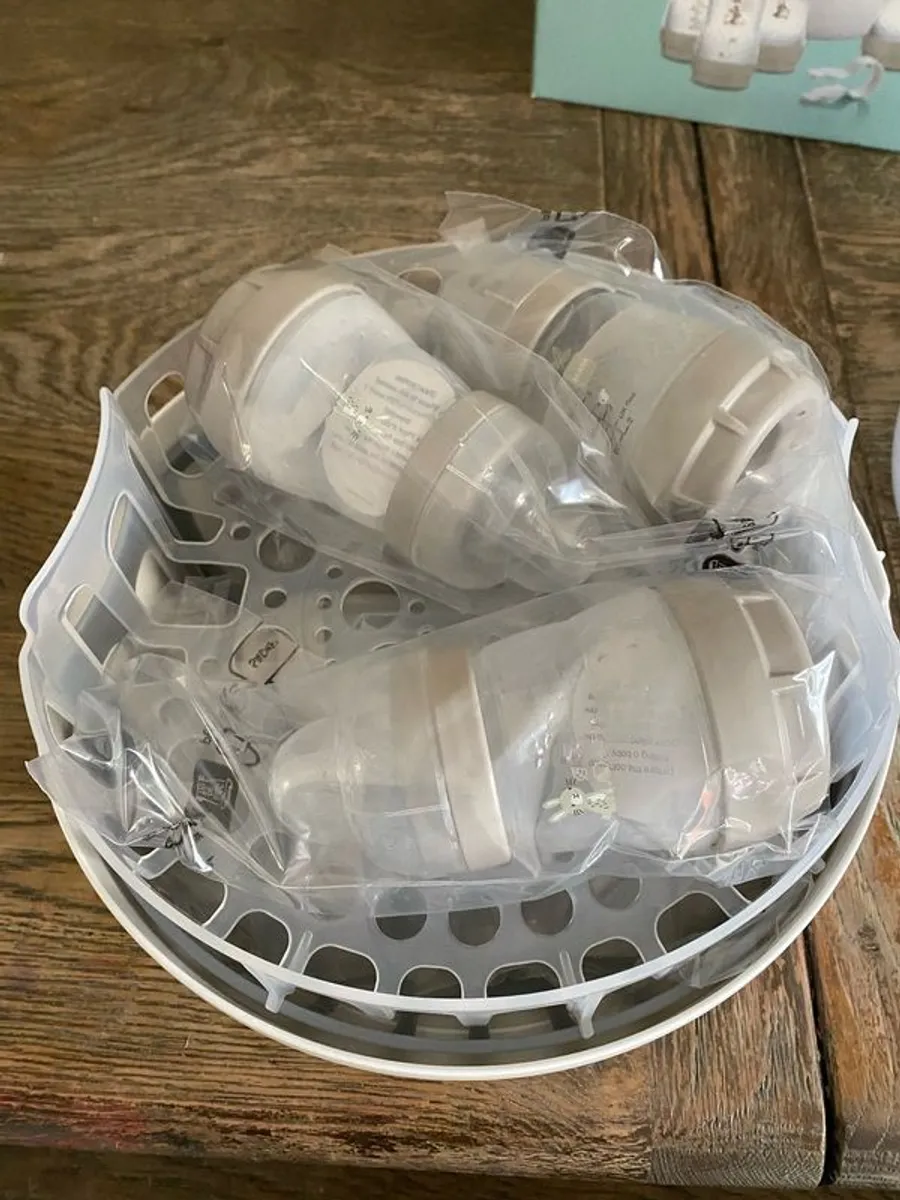 MAM Easy Start Microwave Steam Steriliser and Anti-Colic Baby Bottles Set - Image 3