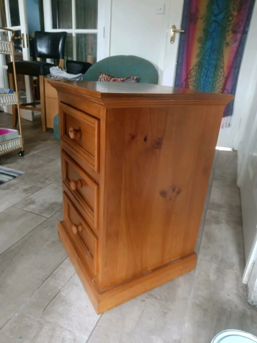 Night stand - Image 2
