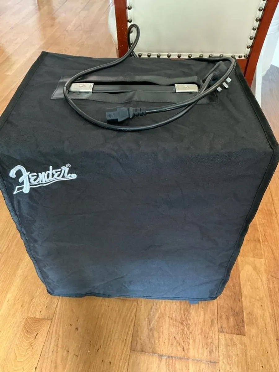Fender Rumble 100 Bass amp - Image 3