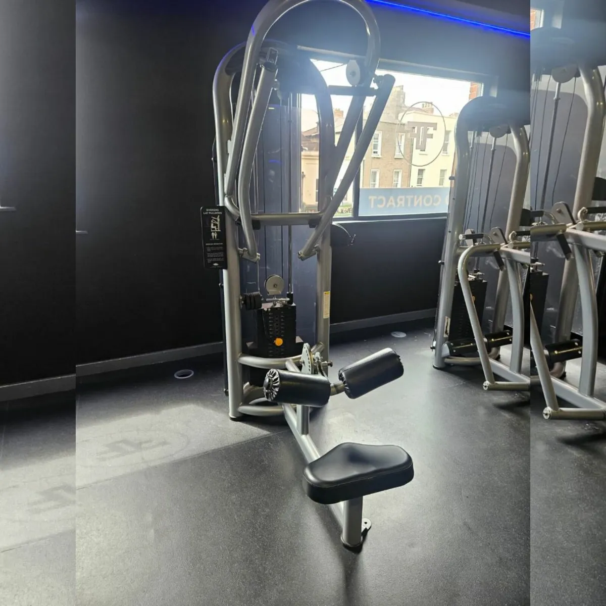 Matrix Aura Series - Diverging Lat Pulldown - Image 3
