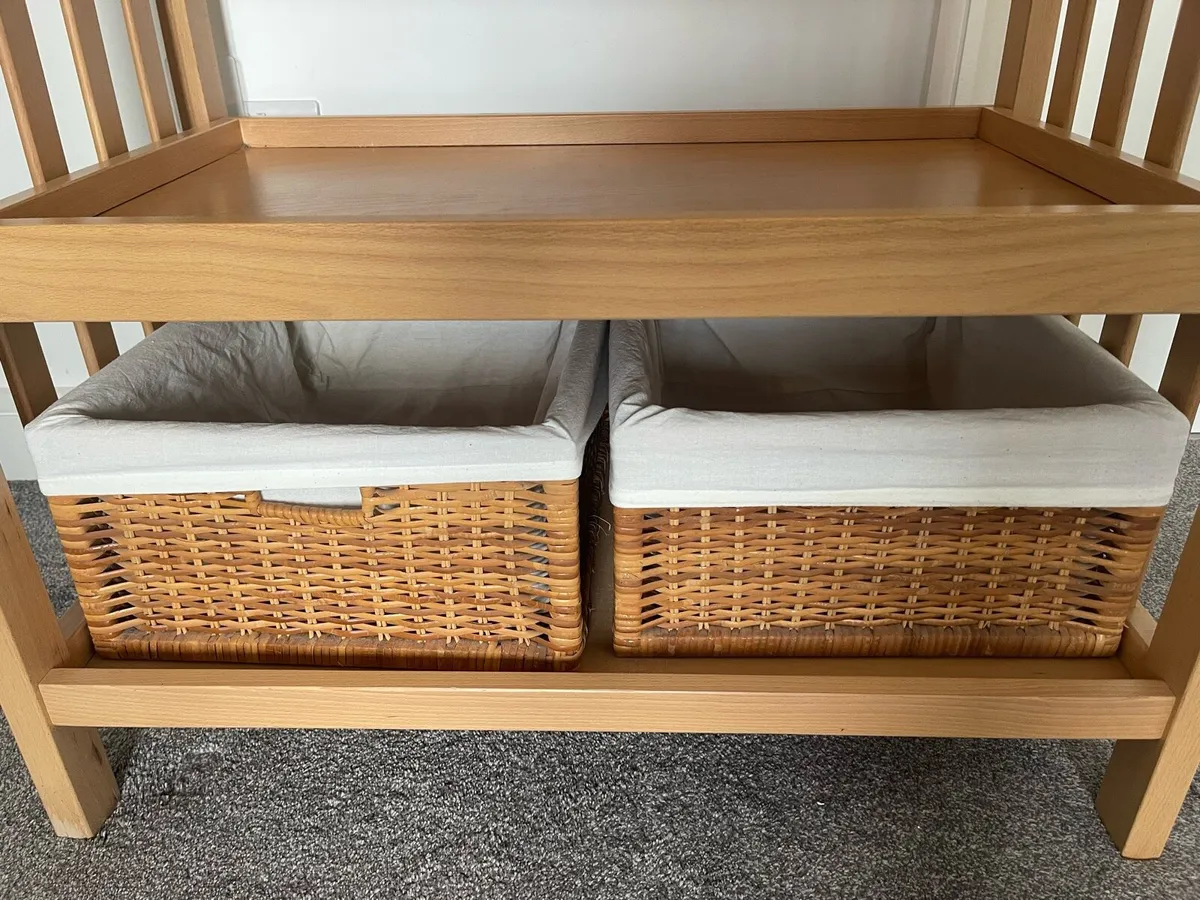 Mamas and papas changing table - Image 2