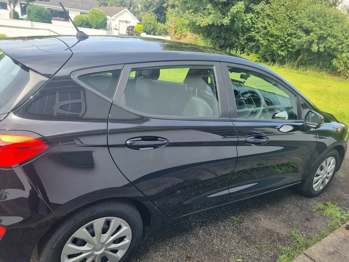 Ford Fiesta 2022 - Image 3