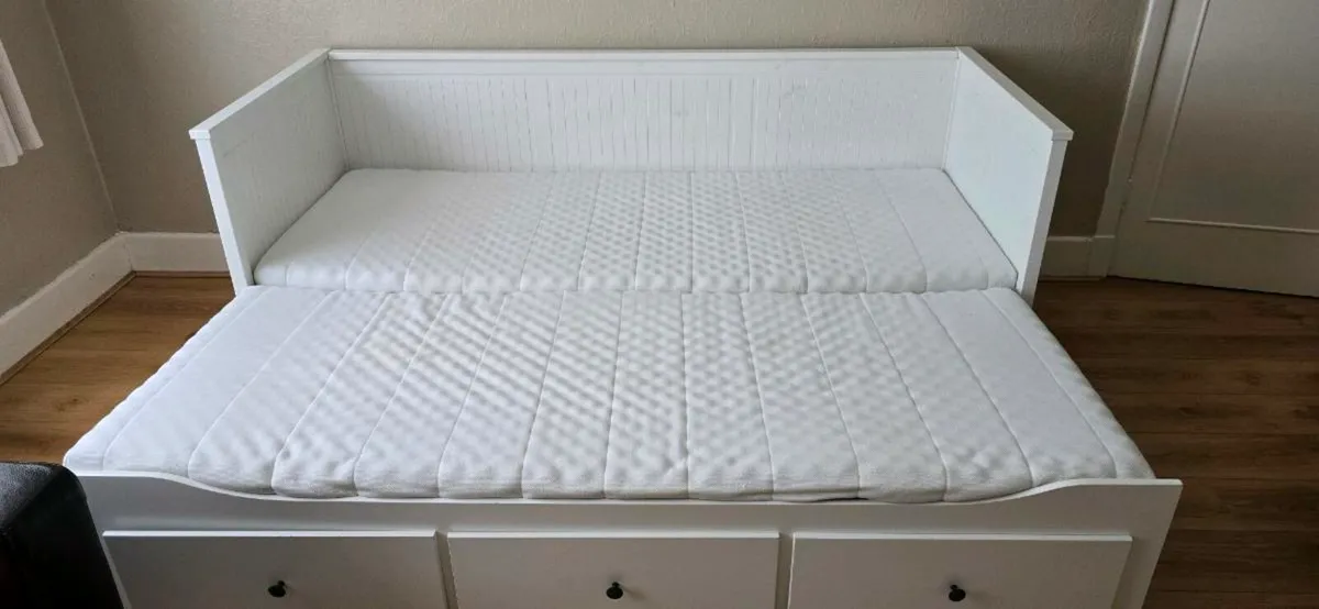 Daybed with drawers - Image 1