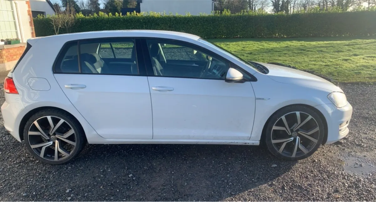 2016 White Golf - Image 3