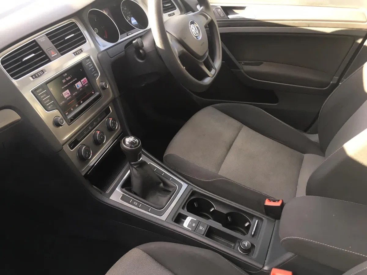 2016 White Golf - Image 4