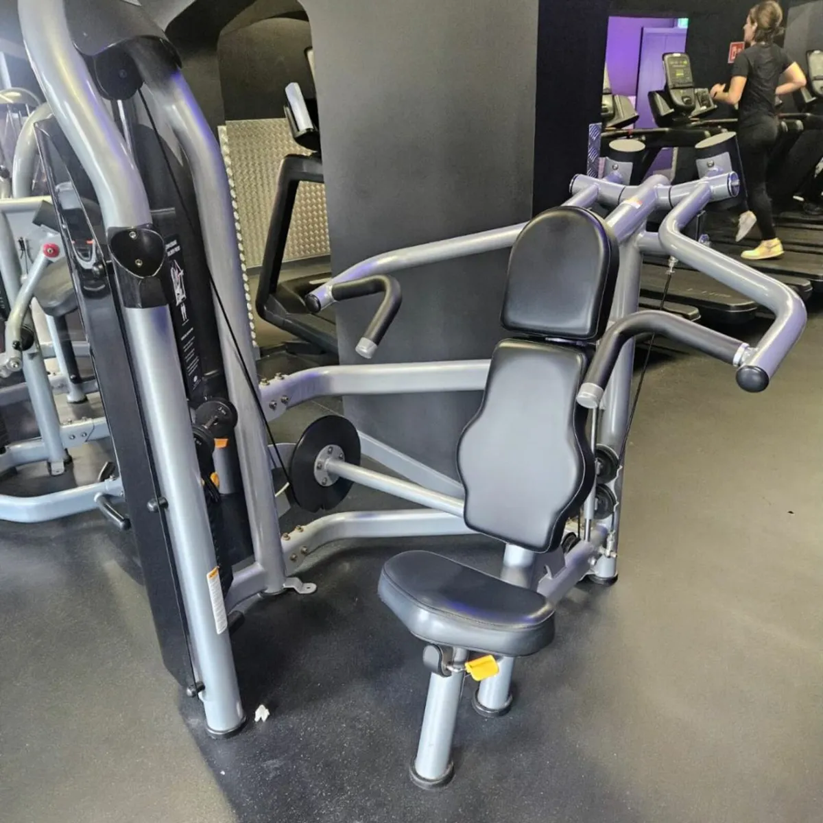Matrix Aura Series - Converging Shoulder Press - Image 3