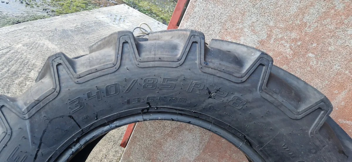 380/85R38 - Image 2