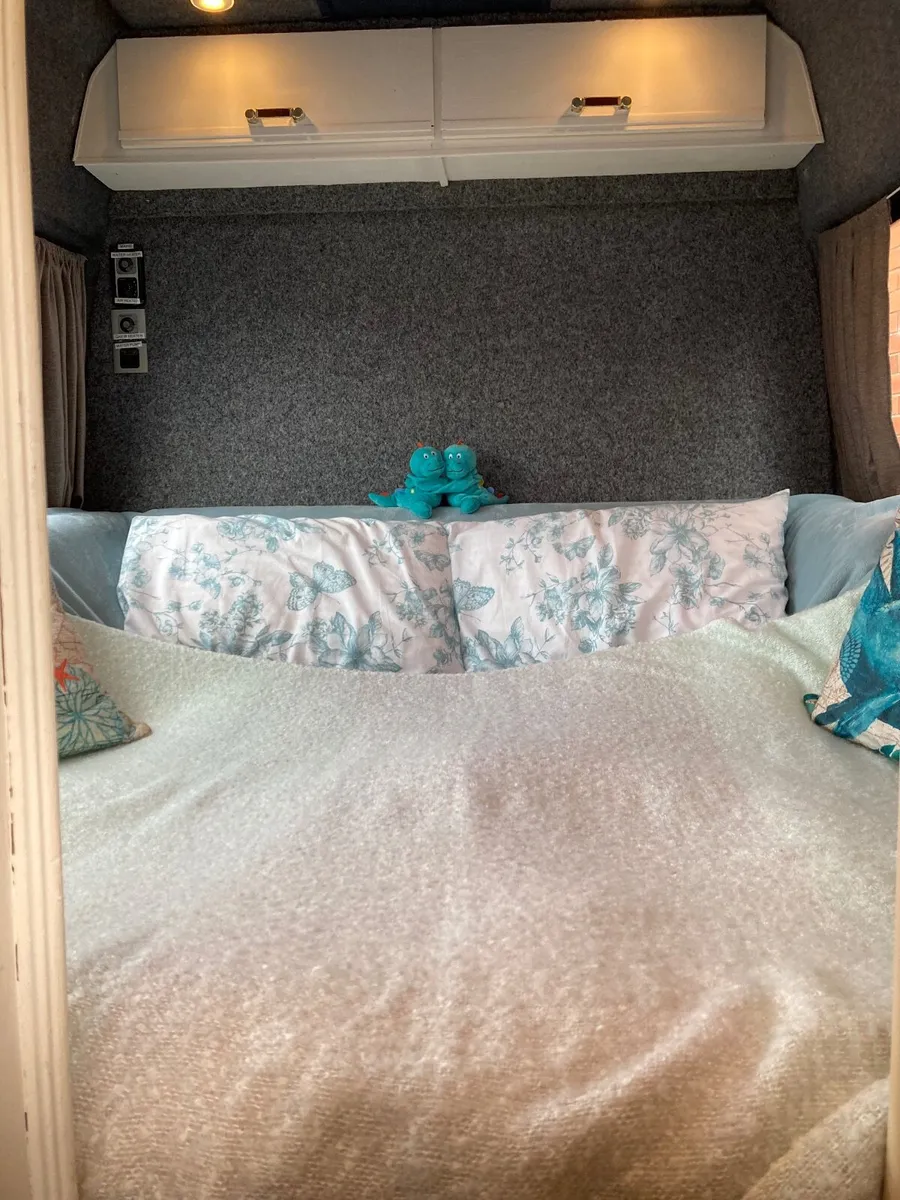 Mercedes Sprinter Campervan - Image 4