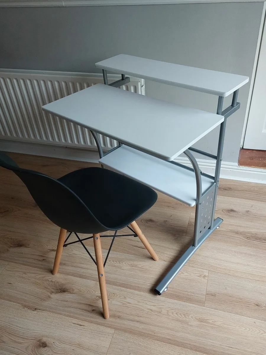 Computer/study desk and chair - Image 2