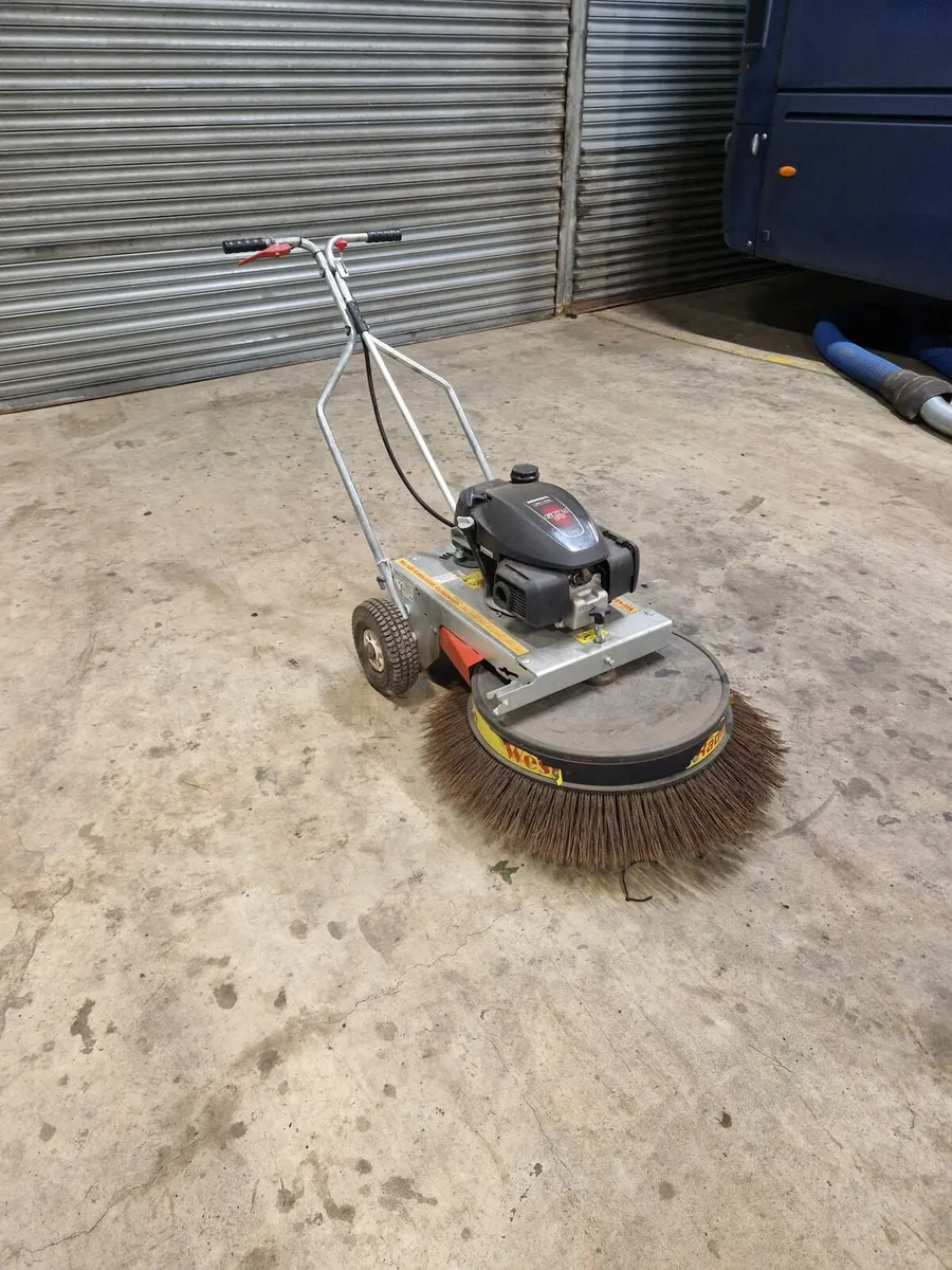 Westermann WR870 Honda Moss Brush - Image 1