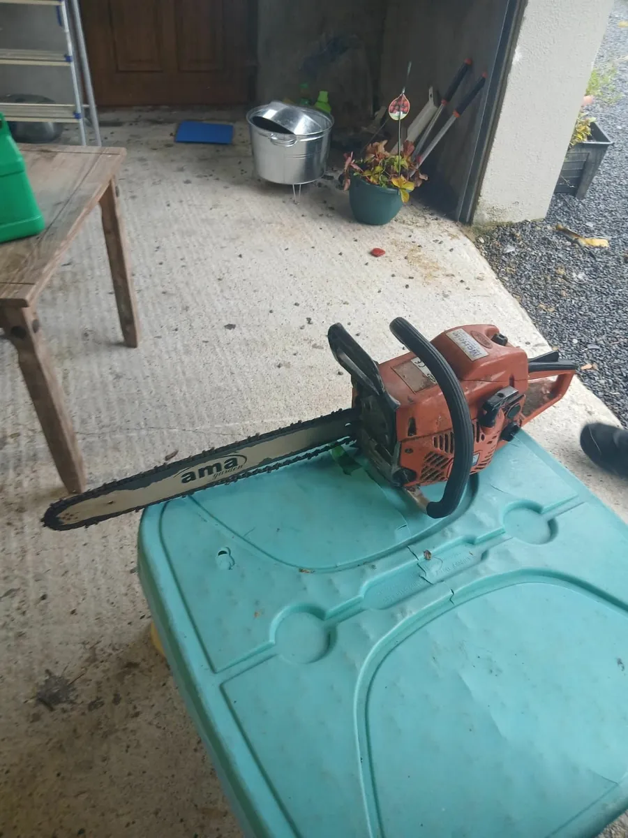 Petrol Chainsaw - Image 2