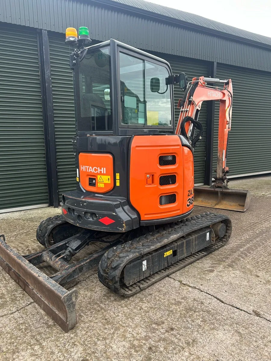 2018 Hitachi 38u-5 - Image 3