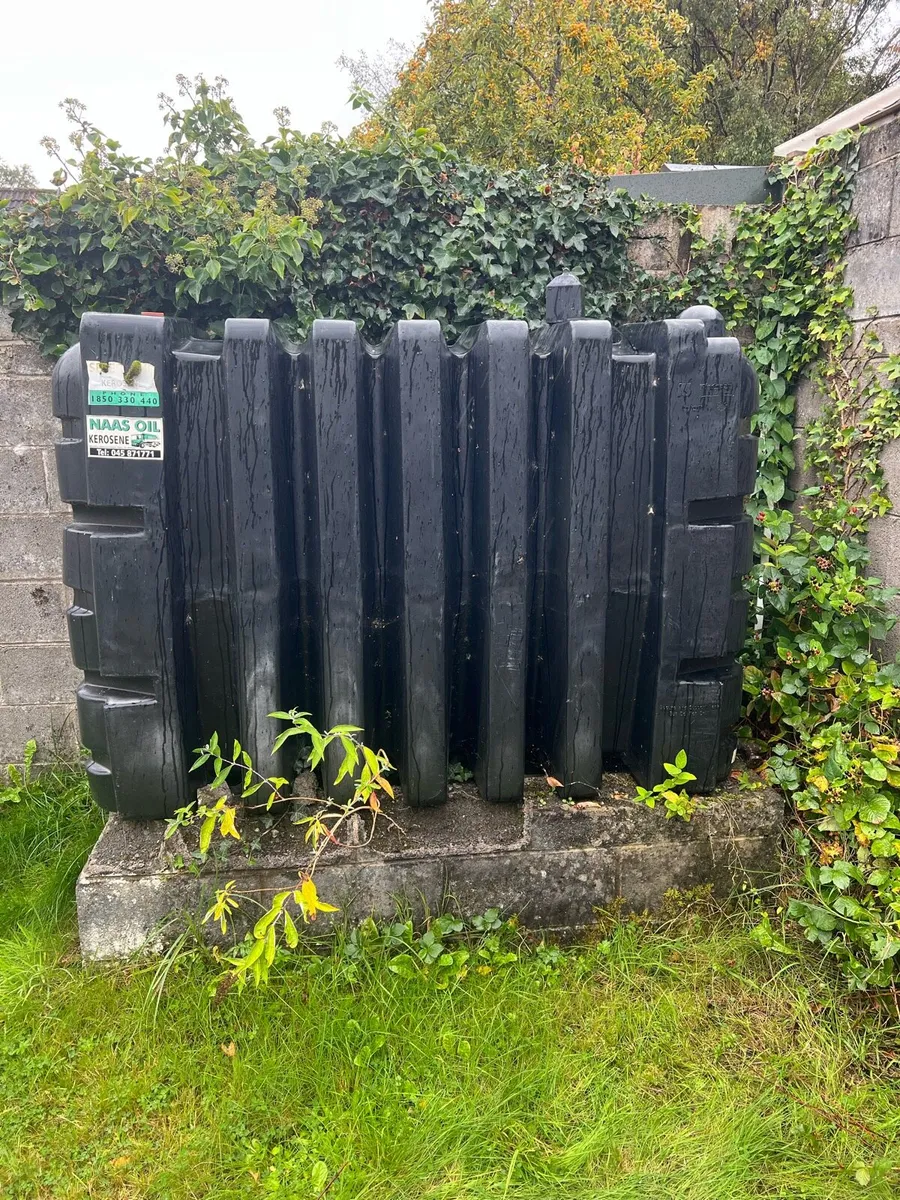 Oil tank - Image 1