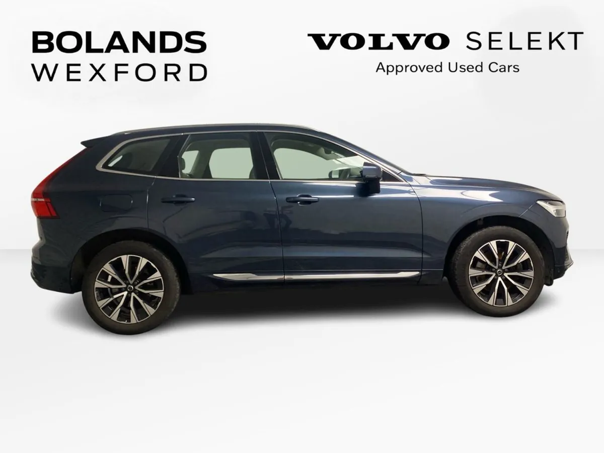 Volvo XC60 Denim Blue Plus Diesel Mild Hybrid - Image 4