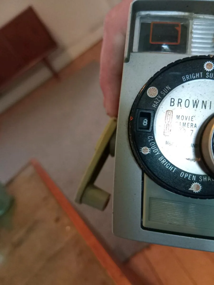 vintage kodak brownie movie camera - Image 2