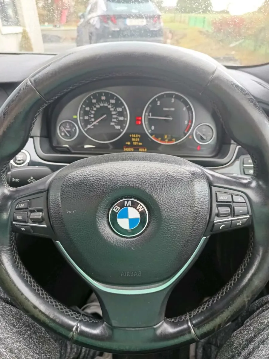 BMW 520D - Image 2