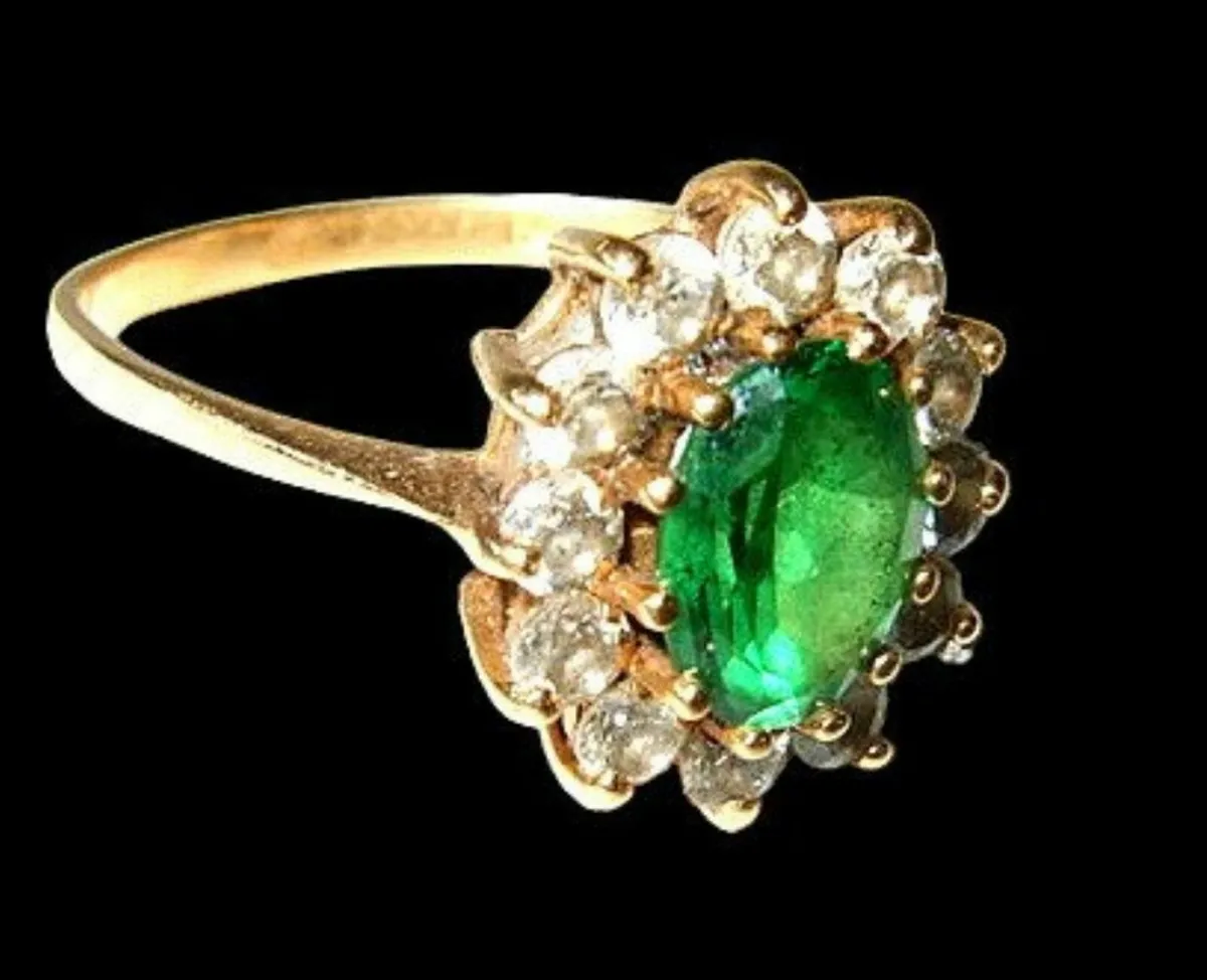 Vintage Hallmarked 14ct Gold Cluster - Image 3