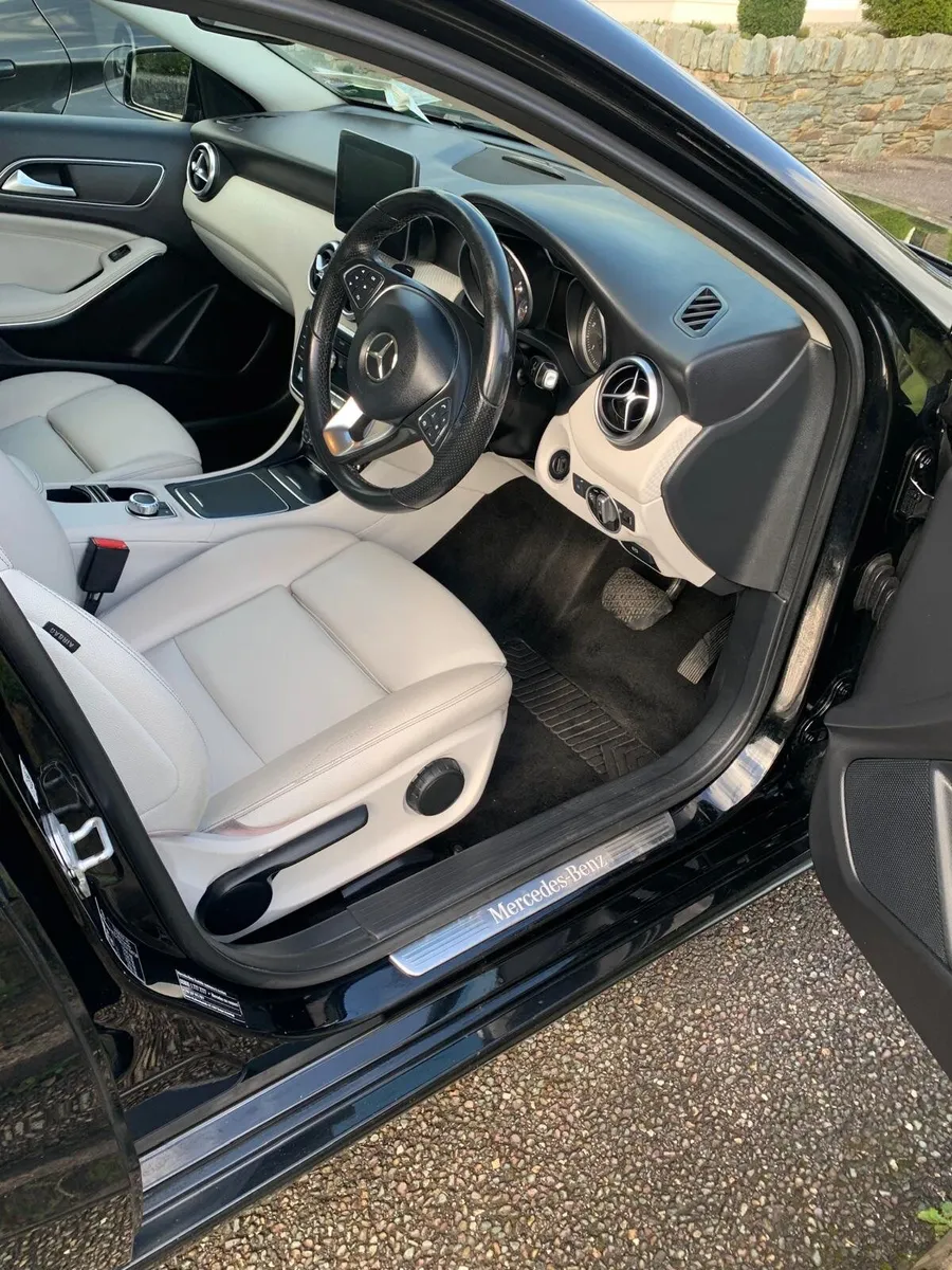 Mercedes-Benz A-Class 2017 - Image 4