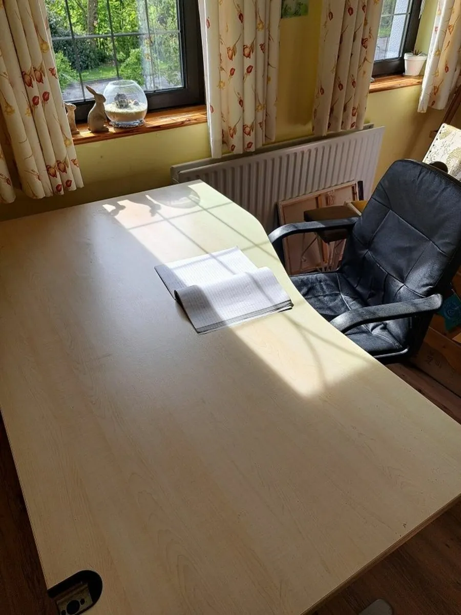 Office desk - Image 4