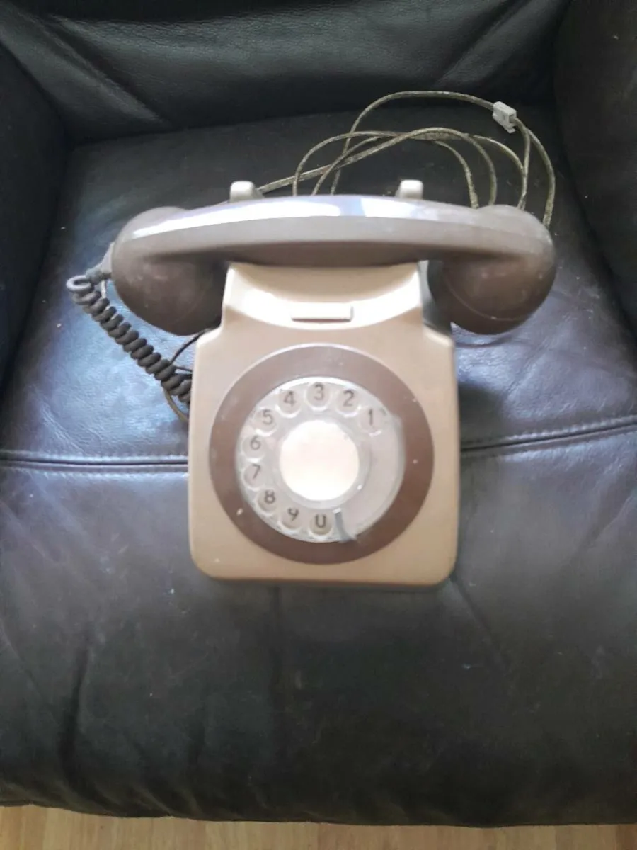 Vintage telephone - Image 1