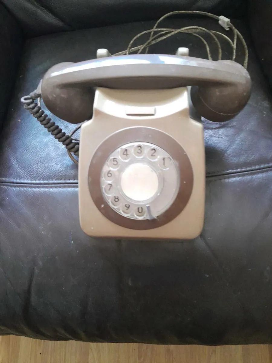 Vintage telephone - Image 2