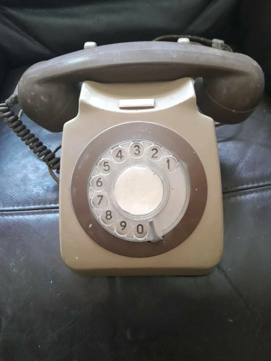 Vintage telephone - Image 3