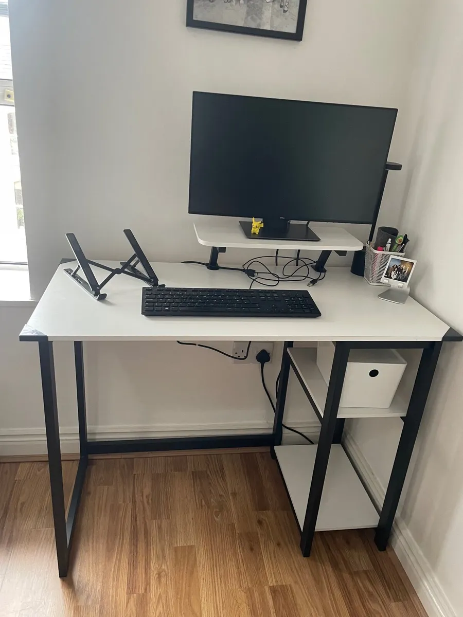 Desk and chair - Image 1