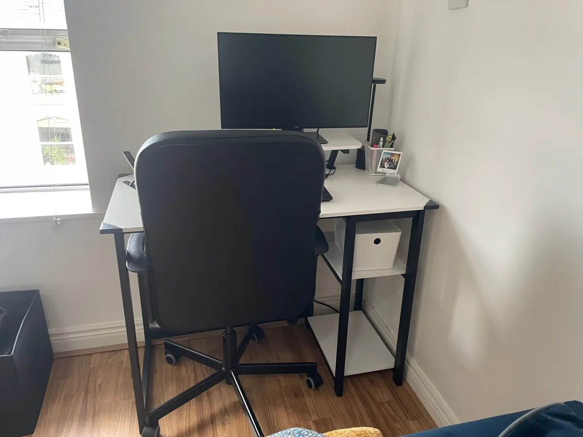 Desk and chair - Image 3